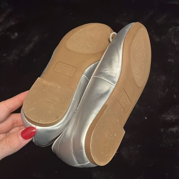 Crown & Ivy Larissa Silver Ballet Flats with Bow Detail - Picture 7 of 10